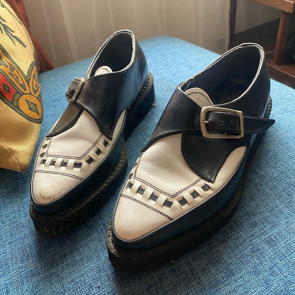 Tuk UNDERGROUND BARFLY BUCKLE creepers